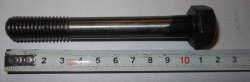 БОЛТ 240-1002047-01 КРЕПЛЕНИЯ ГОЛОВКИ БЛОКА кор.